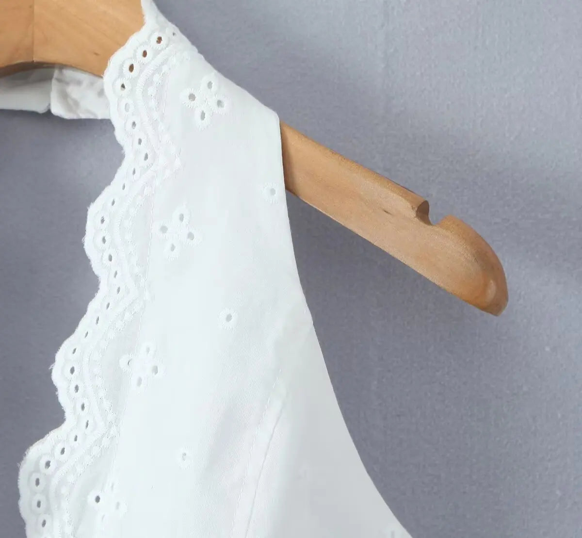 KADUWAKI Sexy White Embroidery Hollow Out Lace Halter Tank Top Side Zipper Waist Package Hips A-line Skirt 2 Piece Sets Summer