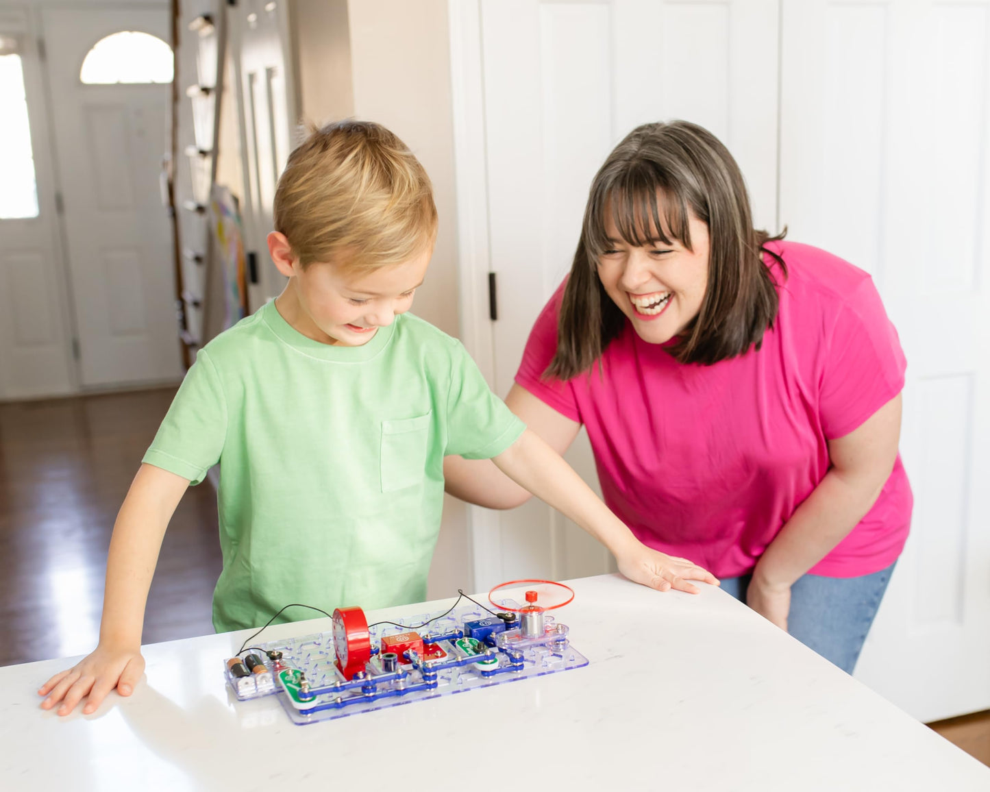 Snap Circuits® Extreme SC750 | Electronic Science Kit | 750 Project STEM Educational Toy | Ages 8+ Echo Six Hobbies
