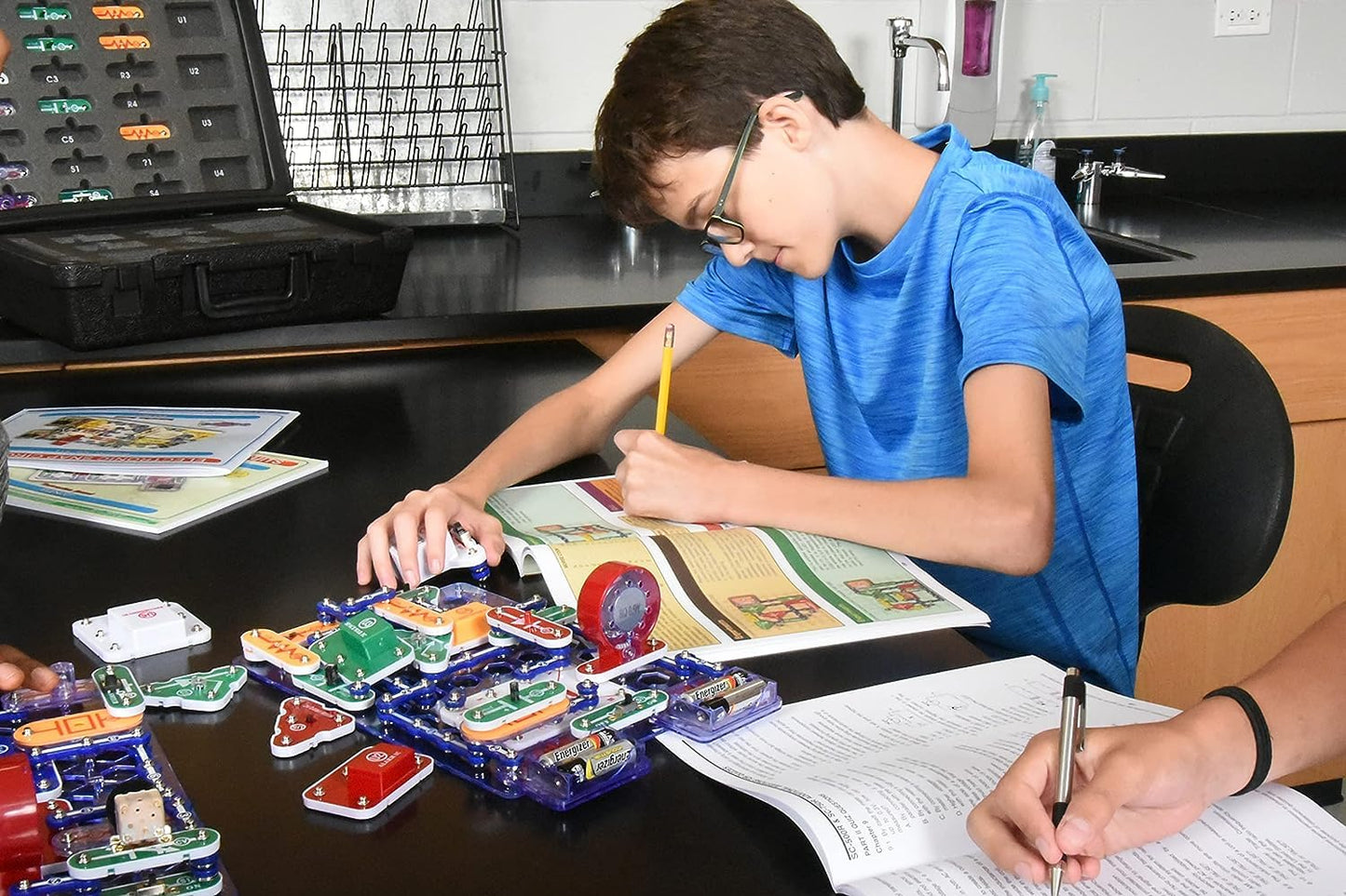 Snap Circuits® Extreme SC750 | Electronic Science Kit | 750 Project STEM Educational Toy | Ages 8+ Echo Six Hobbies